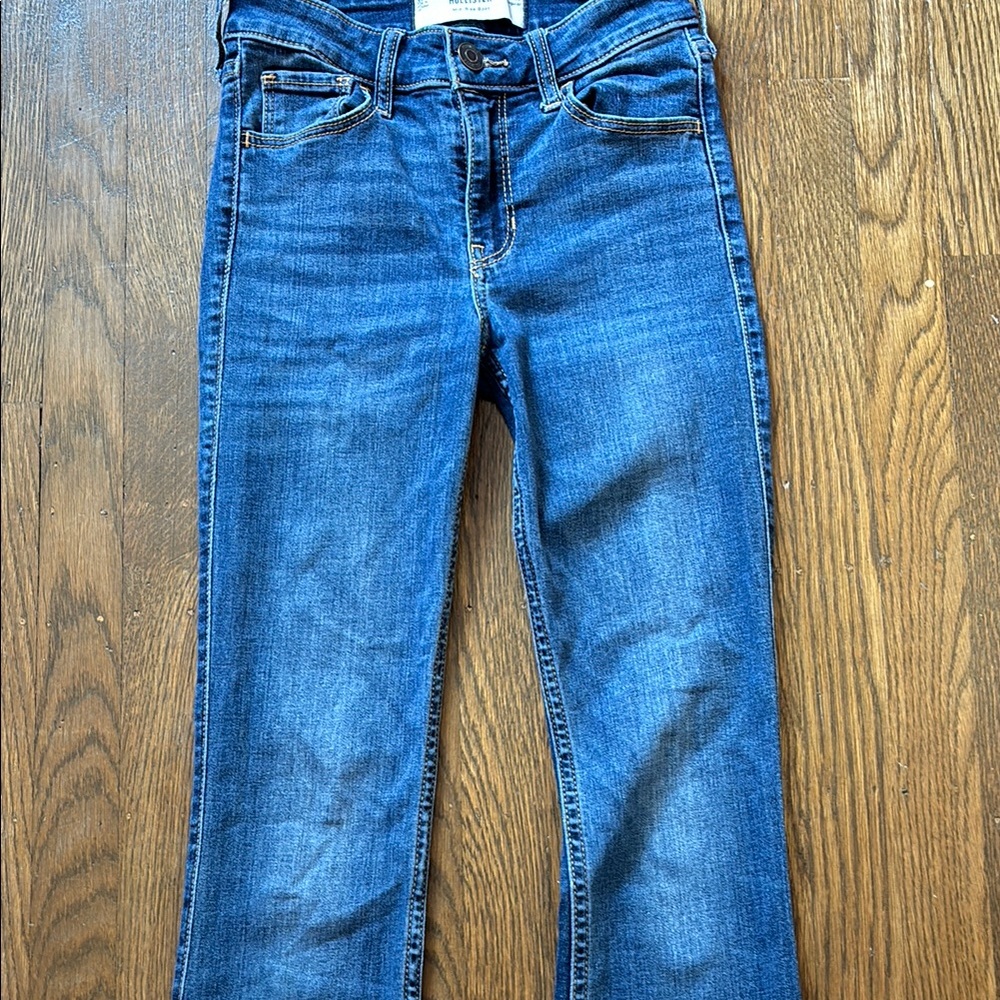 Hollister Mid-Rise Boot Jeans